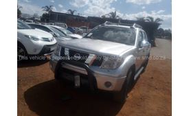 2007 NISSAN NAVARA 4.0 V6 A/T P/U D/C